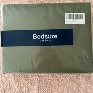 Essentials sage Green Duvet Cover